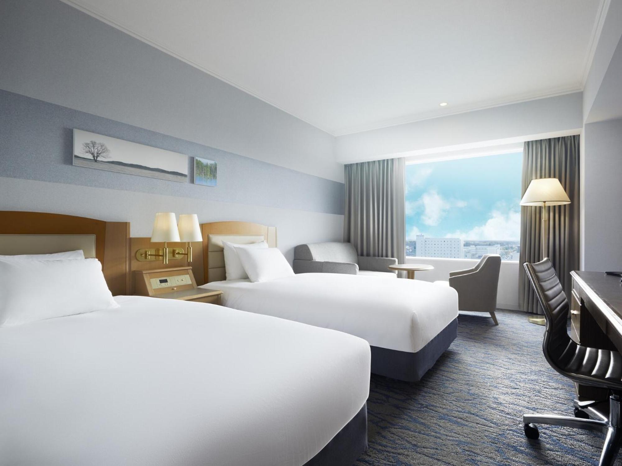 Ana Crowne Plaza Chitose By Ihg Hotell Exteriör bild A typical room at the hotel
