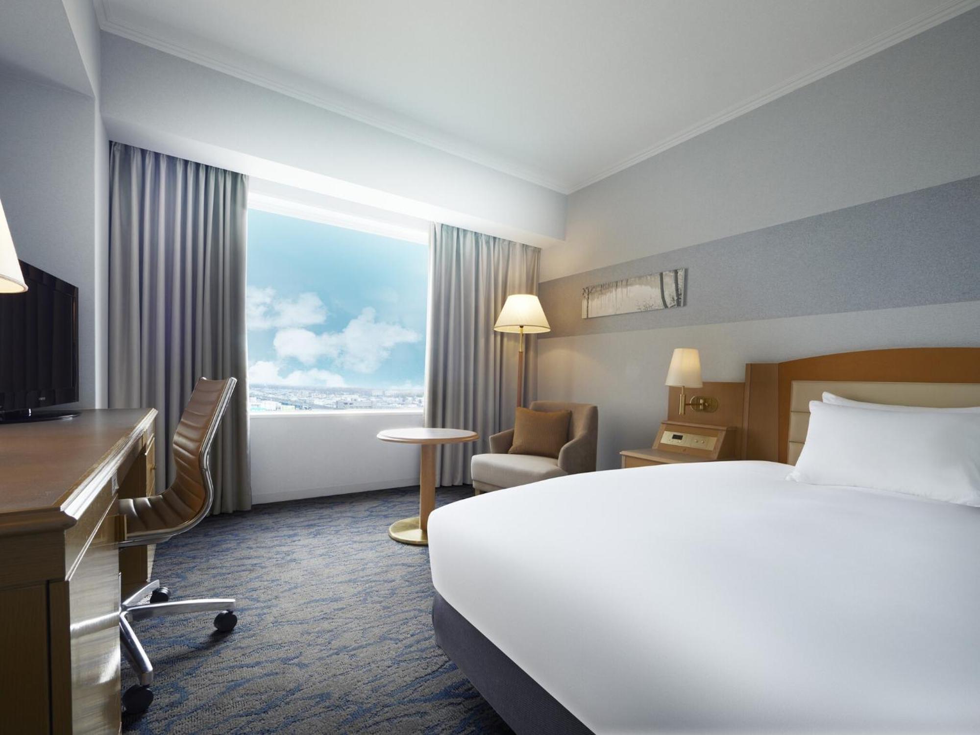 Ana Crowne Plaza Chitose By Ihg Hotell Exteriör bild Deluxe Room