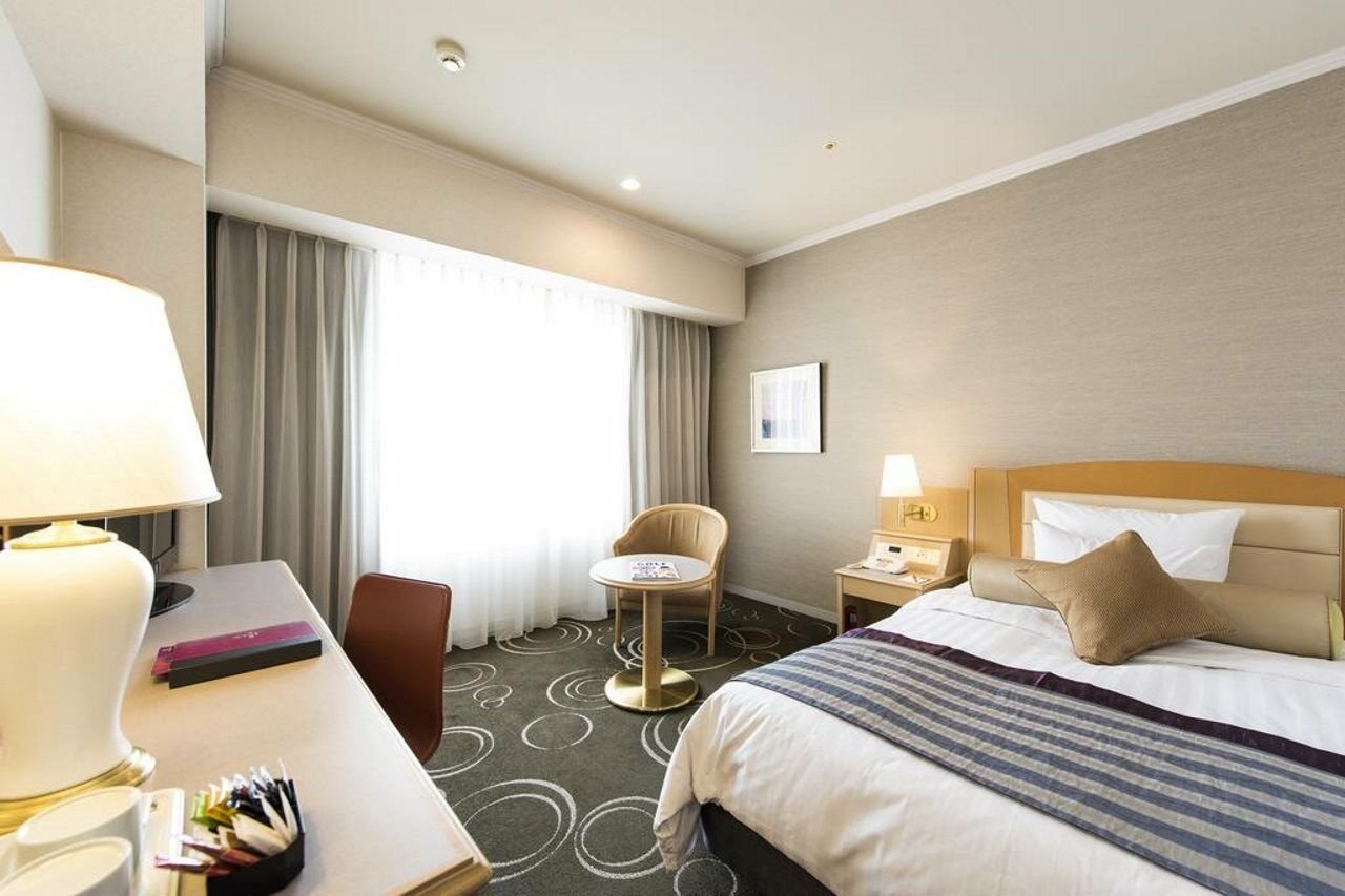 Ana Crowne Plaza Chitose By Ihg Hotell Exteriör bild Deluxe room